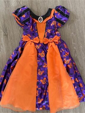 Disney store Minnie Mouse witch dress 7-8